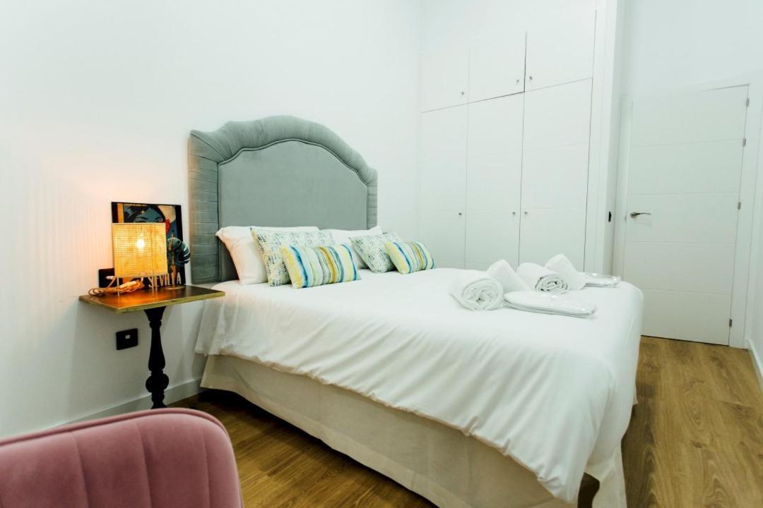 Modern With Seasonal Swimming Pool- 1Bd 1Bth- Goyeneta Sevilha Exterior foto
