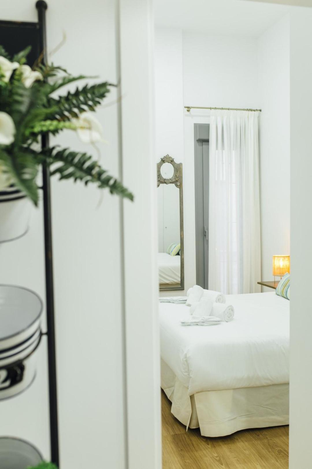 Modern With Seasonal Swimming Pool- 1Bd 1Bth- Goyeneta Sevilha Exterior foto