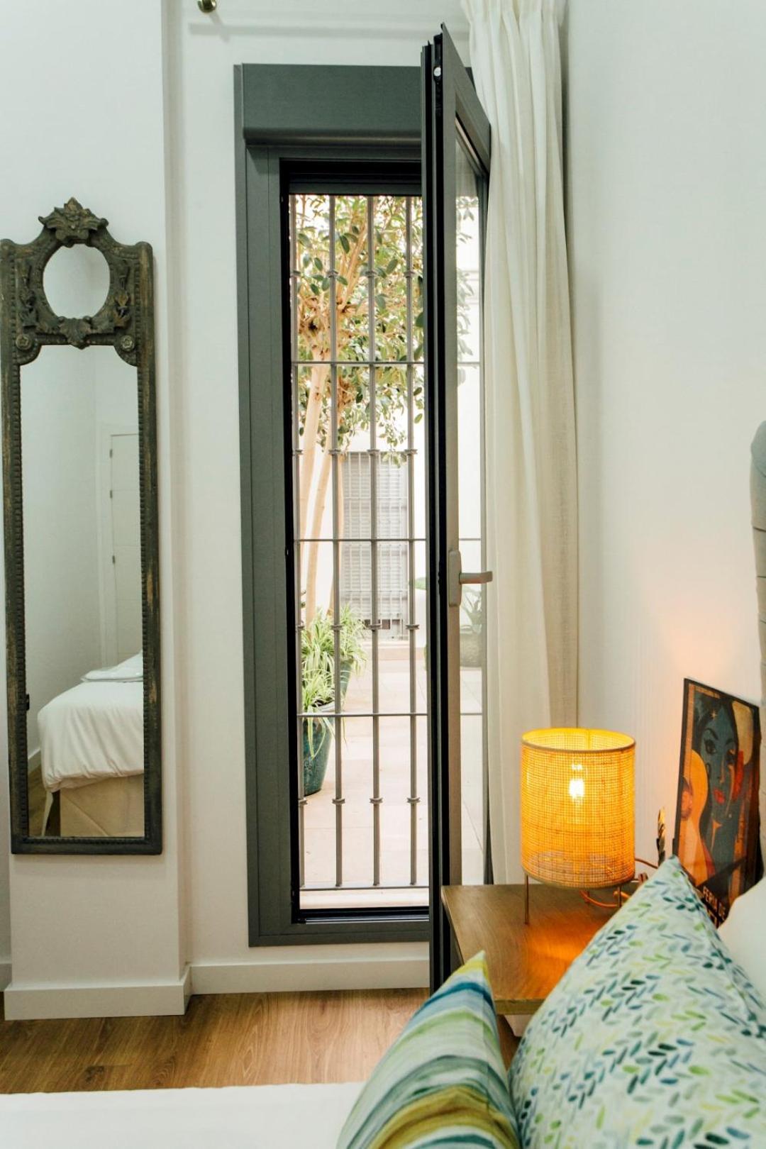 Modern With Seasonal Swimming Pool- 1Bd 1Bth- Goyeneta Sevilha Exterior foto