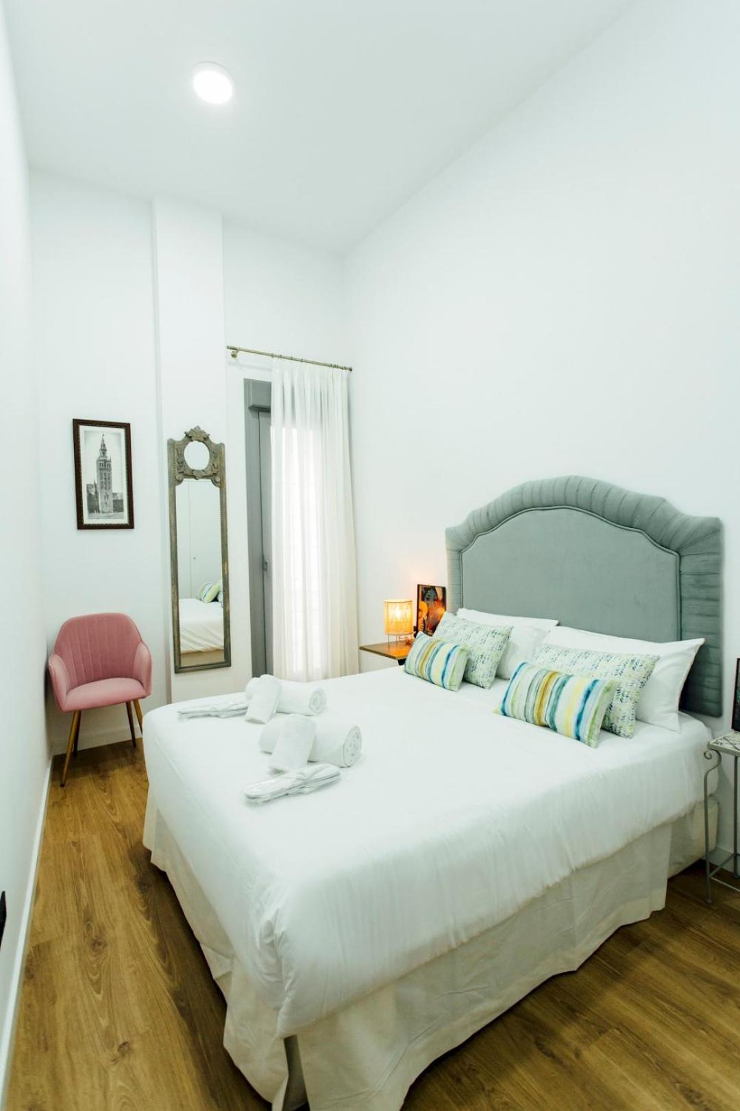 Modern With Seasonal Swimming Pool- 1Bd 1Bth- Goyeneta Sevilha Exterior foto