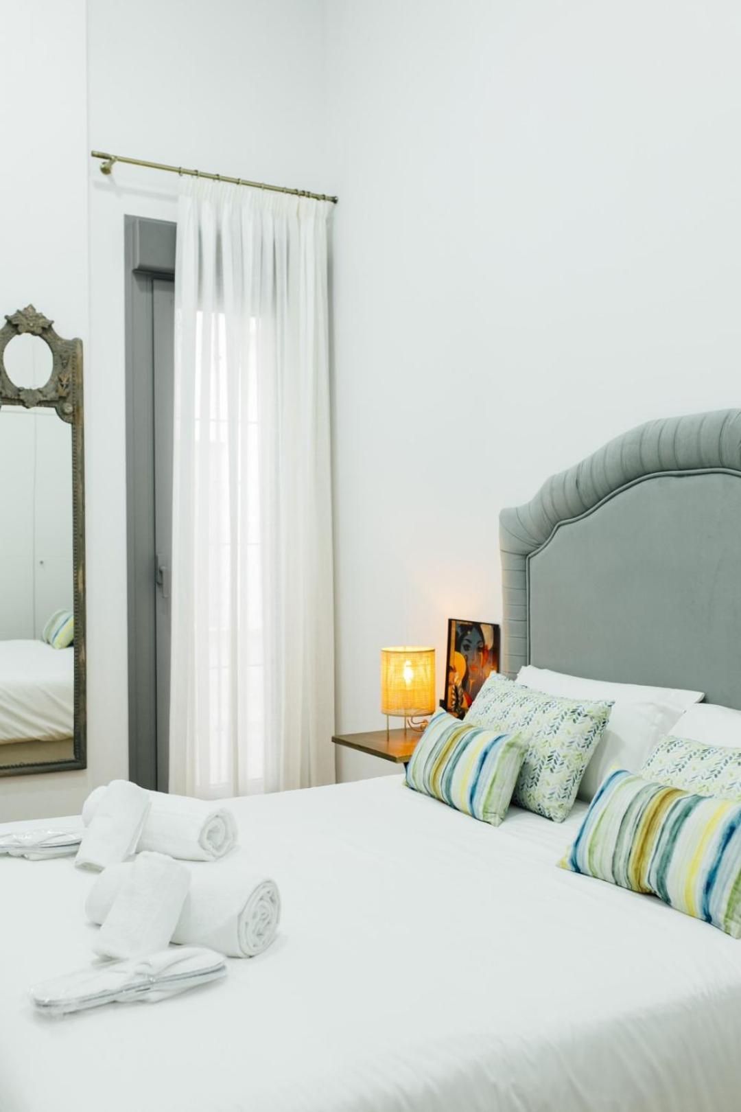 Modern With Seasonal Swimming Pool- 1Bd 1Bth- Goyeneta Sevilha Exterior foto